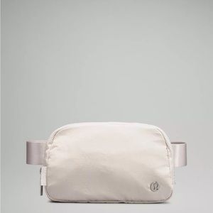 Lululemon everywhere belt bag